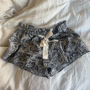 Wilfred Montrouge Paisley Patterned Silk Drawstring Shorts - Size XXS